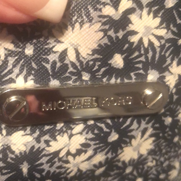 Michael Kors purse - Picture 2 of 2